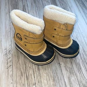 Sorel winter boots, tan toddler size 5